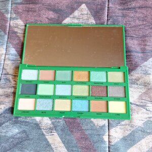 🥑✨ Revolution “Tasty Avocado” Eyeshadow Palette — Lightly Swatched ✨🥑